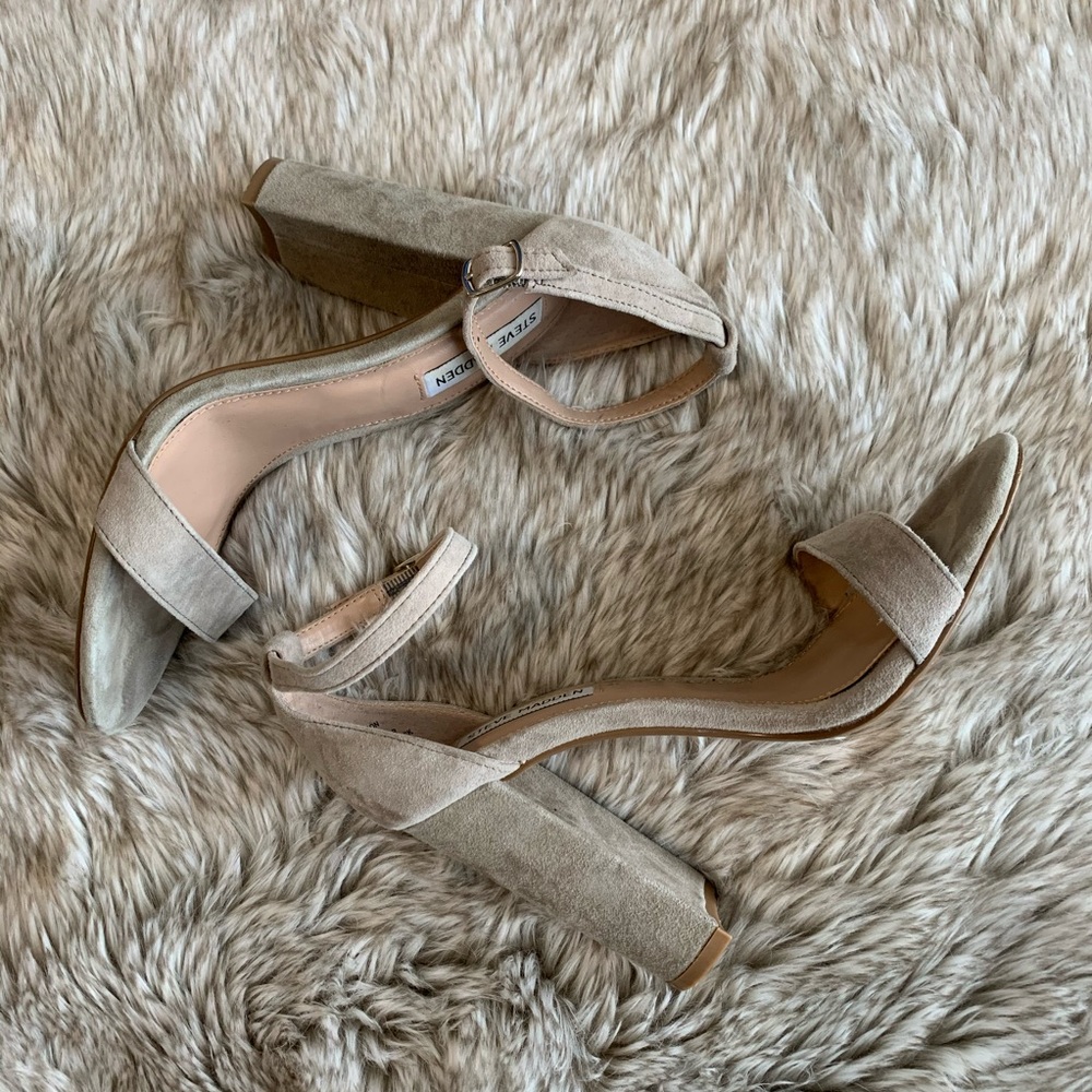 Steve Madden Grey Suede "Carson" Block Heel Sandal